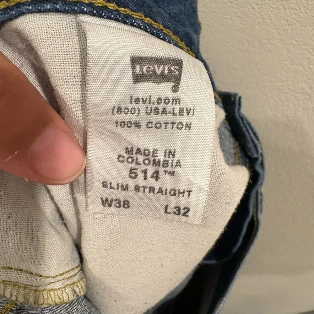 Levi’s 514 Slim Straight Jeans Size 38x32 (actual 40x32) EUC Distresses Ripped